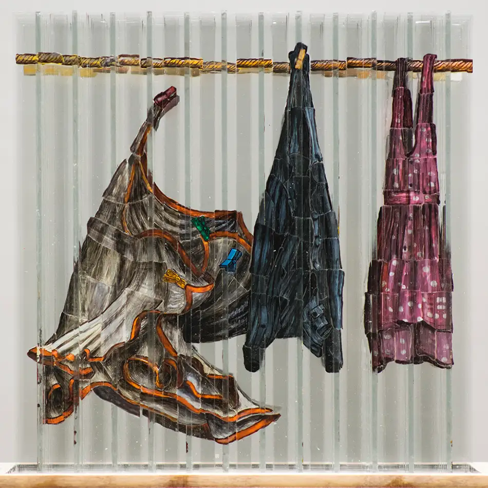 Anamorphe Glaskunst mit vier fragmentierten Bildern - Wäscheleine
