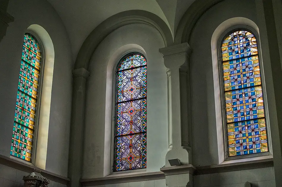 Neuanfertigung von Bleiverglasungen für die Dominikanerkirche Eppan - Die Fenster nach der Montage