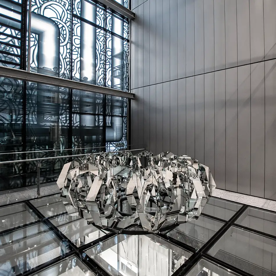 EBBE - turbine-shaped art installation made of mirrors - Public exposition at Bürgerservice Innsbruck