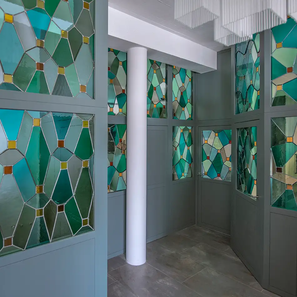 stained glass windows - glass art - Fellner-Haus - full view